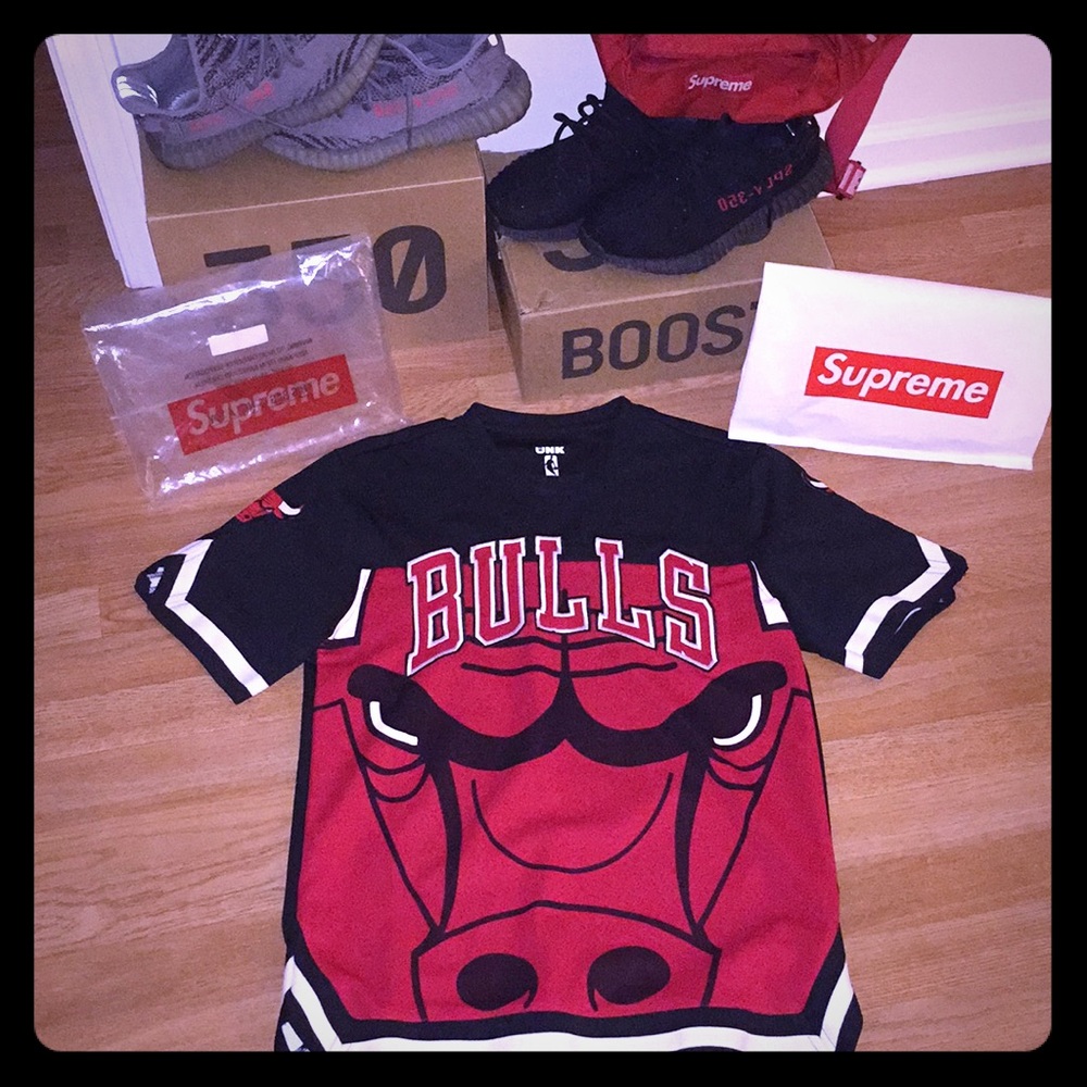 UNK Brand Bulls Jersey Tee